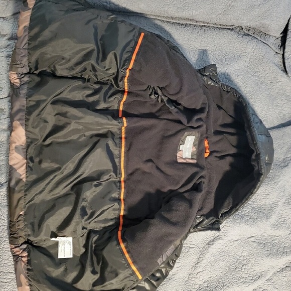Micheal Kors Boys size 7 winter coat. - Picture 3 of 5